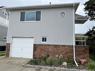 113 Maple Blvd Unit Upper, Long Beach, NY 11561