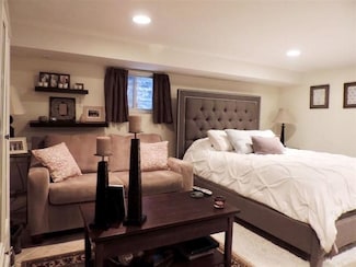 916 Bloomfield St Unit 1, Hoboken, NJ 07030