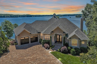 60 Westridge Ln, Union Hall, VA 24176