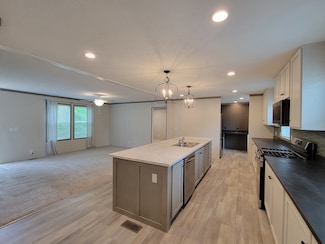 5296 Commander Ct Unit 154, Pearl Beach, MI 48001