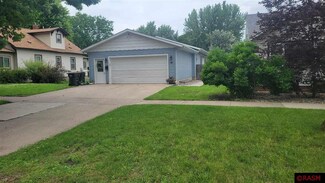 323 323 W Broadway Ave, St. Peter, MN 56082