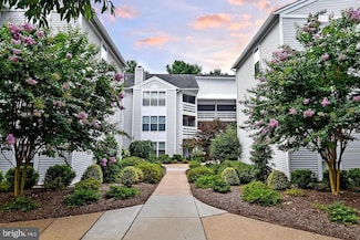 10303 Appalachian Cir Unit 9-312, Oakton, VA 22124