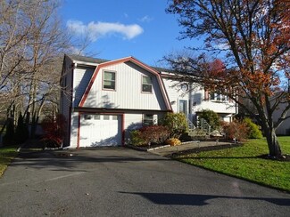 40 Tina Dr, Somerset, MA 02726