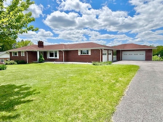 1914 Country Club Rd, Fairmont, WV 26554