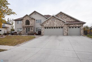 4320 Timberline Dr S, Fargo, ND 58104
