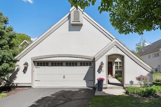 416 Enclave Ct SE Unit 2, Grand Rapids, MI 49546