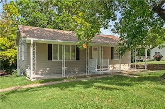 2906 Stark Ave, Kansas City, MO 64129