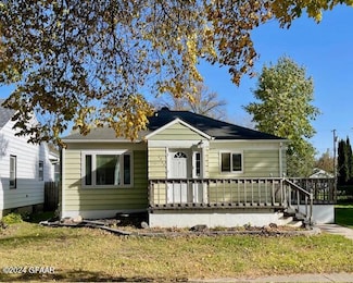 1313 Cherry St, Grand Forks, ND 58201