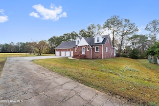 190 Huffmantown Rd, Richlands, NC 28574