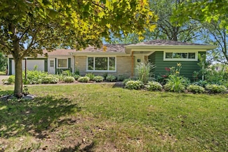 1350 Hart Rd, Batavia, IL 60510