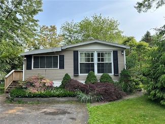88 Prestige Dr, Clifton Springs, NY 14432