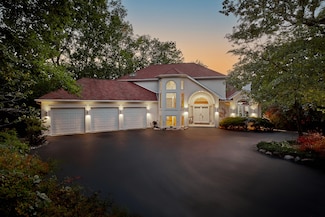 2822 Moelter Dr, Lake Geneva, WI 53147