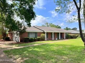 349 Swan Lake Dr, Jackson, MS 39212