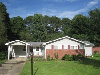 528 N Woodland Dr, Forest, MS 39074