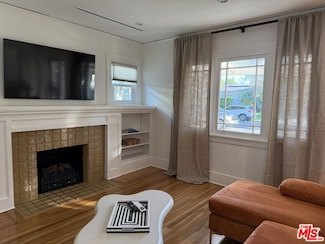 531 Burchett St, Glendale, CA 91203