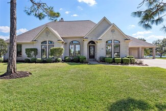 138 Lago Circle Dr N, Santa Fe, TX 77517