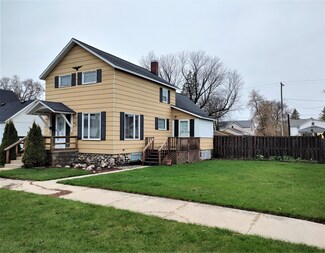 110 S C St, Cheboygan, MI 49721