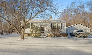 19 Cross St, Hampden, ME 04444