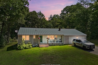 69 E Pond Rd, Oakland, ME 04963