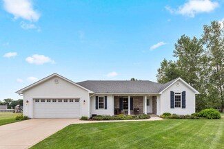 9400 S Brookwood Dr, Demotte, IN 46310