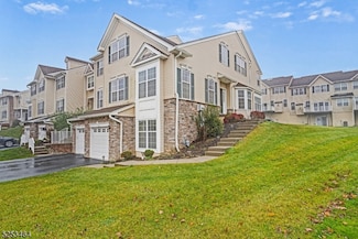 2 Greenwich Ct, Mount Olive Township, NJ 07828