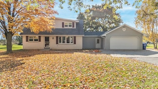 W1535 Ranch Rd, Seymour, WI 54165