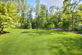 11 Dogwood Ln, Westport, CT 06880