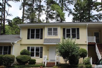 121 Westview Dr Unit E20, Carrboro, NC 27510