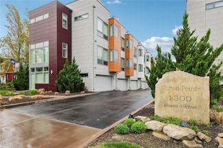 11 Clifton Pointe, Lakewood, OH 44107
