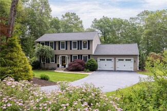 31 Wickaboxet Dr, West Greenwich, RI 02817