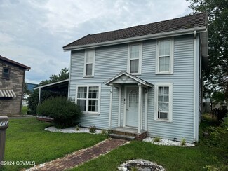 211 E 8th St, Watsontown, PA 17777