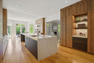 355 Greens Farms Rd, Westport, CT 06880