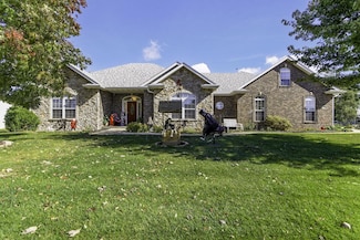 822 S Central St, Centralia, MO 65240