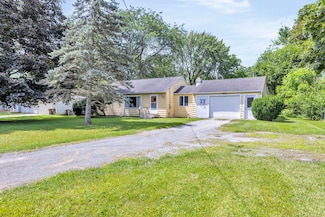 4414 Clinton Rd, Jackson, MI 49201