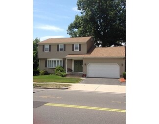 382 Springfield St, Springfield, MA 01107