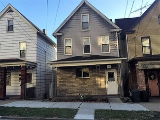 569 5th St, Pitcairn, PA 15140