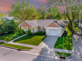 1205 Valparaiso St, Valparaiso, IN 46383