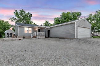 630 N Linn Valley Dr, Linn Valley, KS 66040