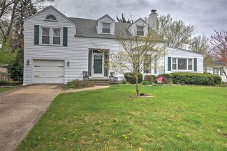 20 Edgewood Ct, Decatur, IL 62522
