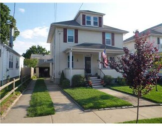 19 Dixwell Ave, Cranston, RI 02910