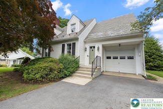 211 W Elizabeth Ave, Easton, PA 18040