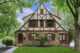 27 Sherman Place, Morristown, NJ 07960