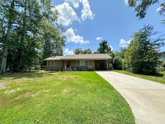 103 Shannon Dr, McComb, MS 39648