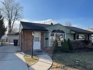 18100 Valade St, Riverview, MI 48193