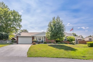 7597 Manor Ln, Liverpool, NY 13088