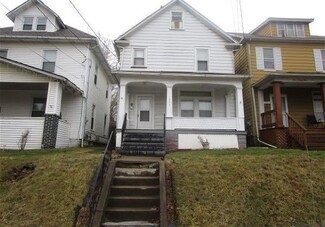 1225 Roemer Blvd, Farrell, PA 16121