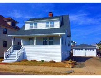 5 Phipps St, Hull, MA 02045