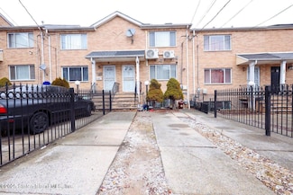 105 Beach St, Staten Island, NY 10304