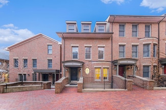 140 Ashley Mews Dr Unit 27, Ann Arbor, MI 48104