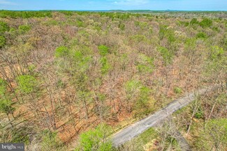 9565 Edmonston Dr, Great Falls, VA 22066